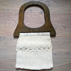 🌞🌞Vintage wood handled macrame hand bag